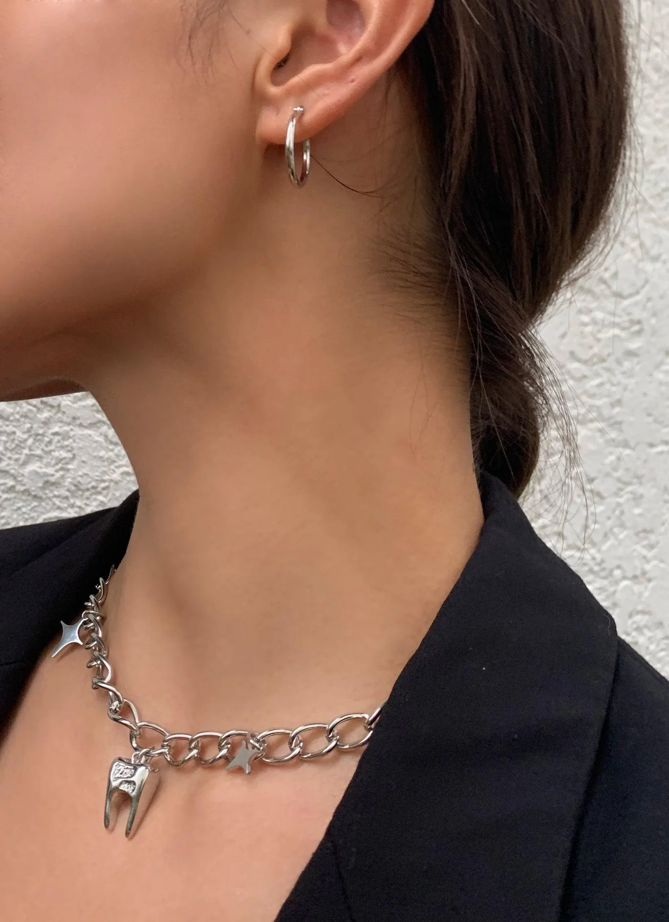 The Simple Hoop Earrings in Silver - Image 4